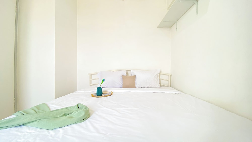 Homey And Modern 2Br At Green Bay Pluit Apartment