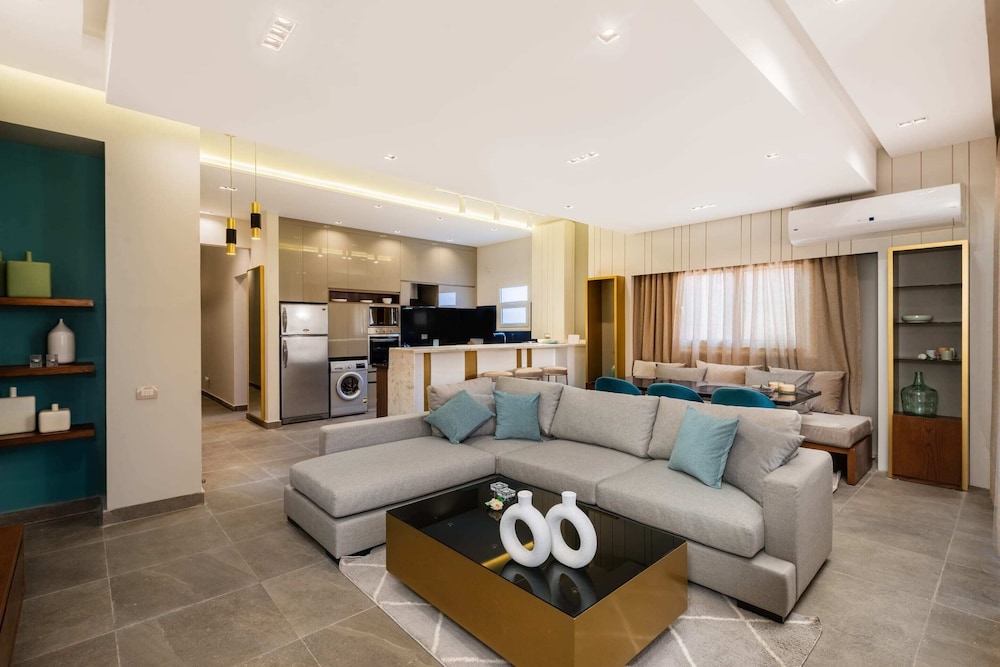 Xuru Stays I The Sleek & Ritzy 2 BDR 15 min From CAI Airpt