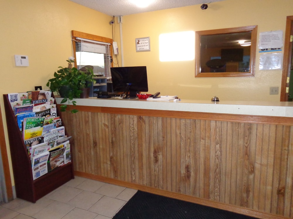 Garden City Vacations - National 9 Inn Garden City - Property Image 3