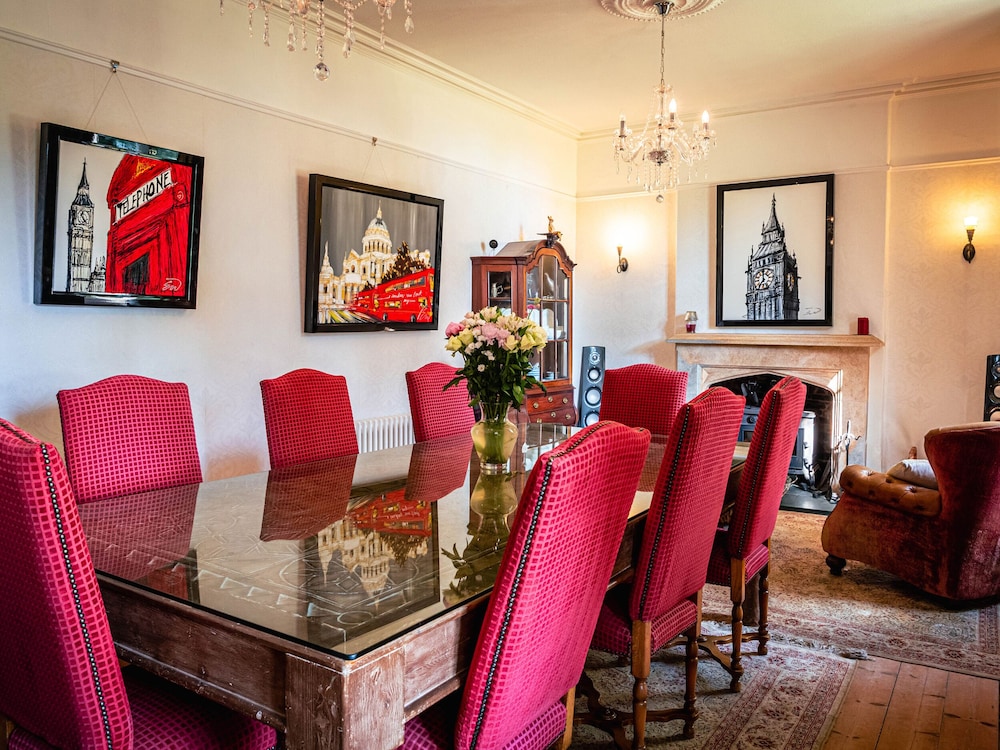 Lonsdale Villa Retreat