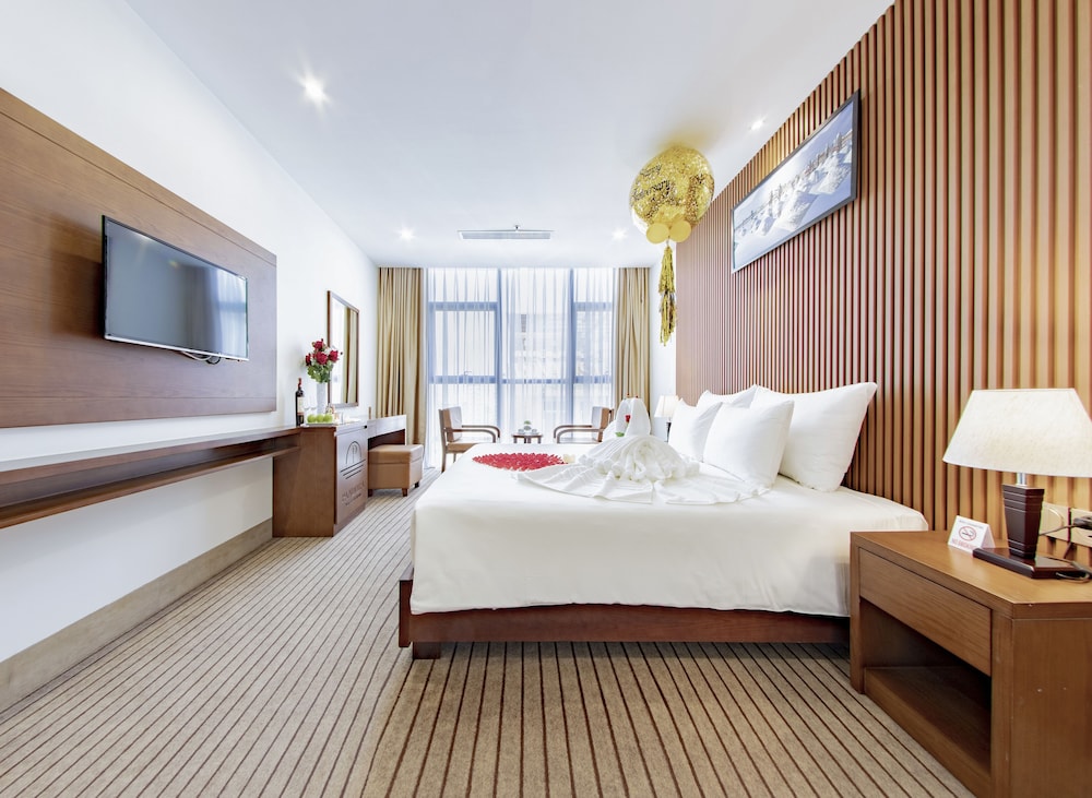 Sana Da Nang Beach Hotel 8