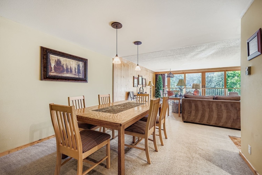 1806 Decatur 2 Bedroom Condo