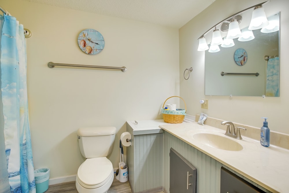 Grand Lake Getaway w/ Boat Dock in St Marys!