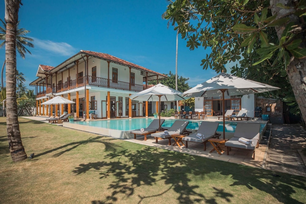 Family Beach Villa Located On An Incredible Beach view 3