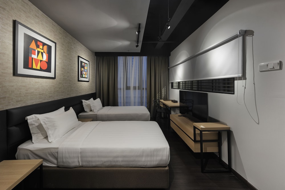 The Granite Luxury Hotel Penang 5