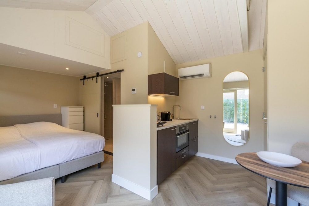 Beautiful Suite on the Village Square