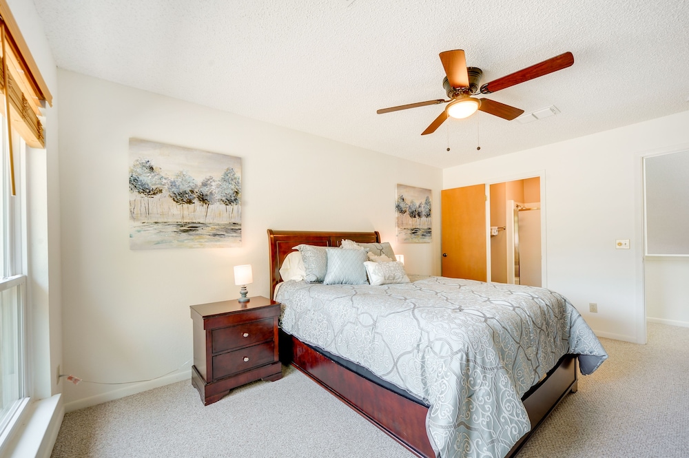 Dog-friendly Texas Retreat w/ Fireplace Grill! - Property Image 27