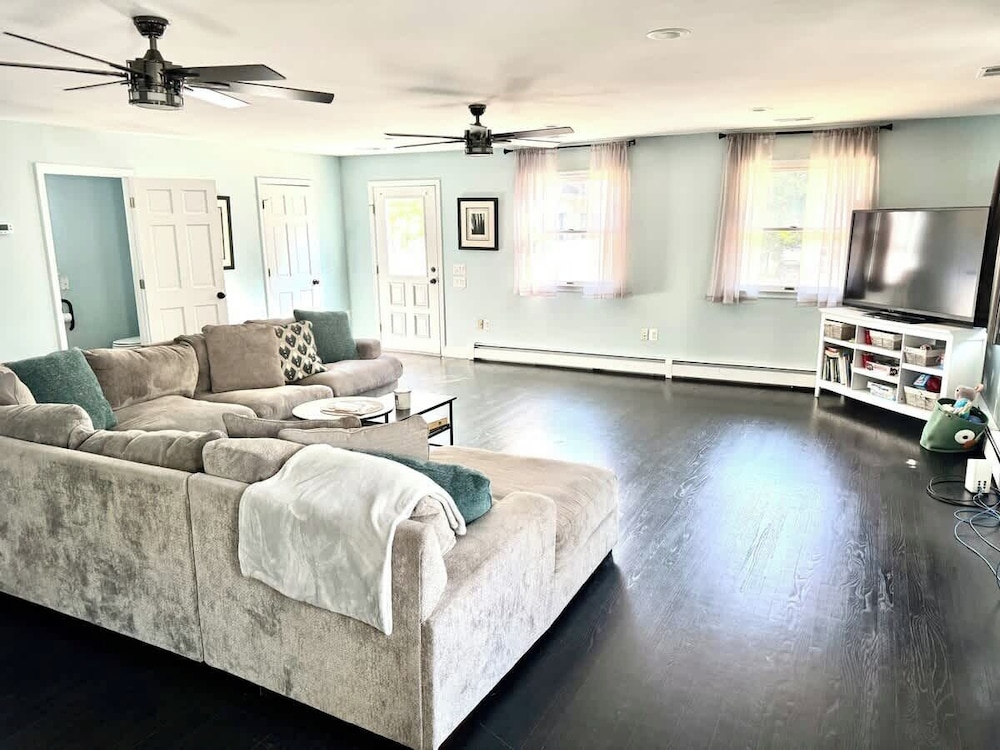 Solomons Island 6BR Family Getaway