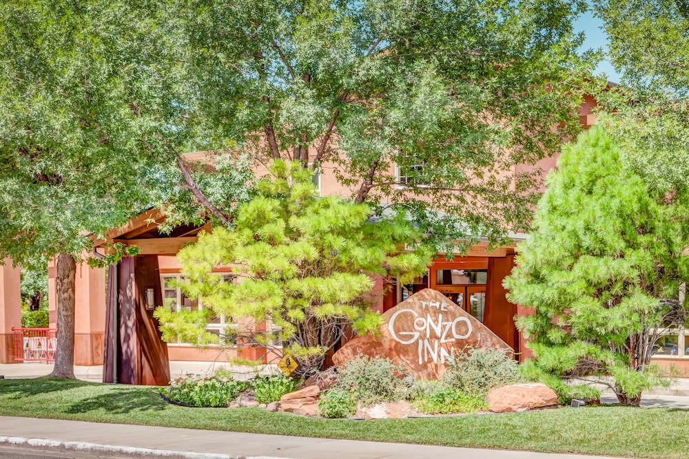 Hotel The Gonzo Inn - Image 1