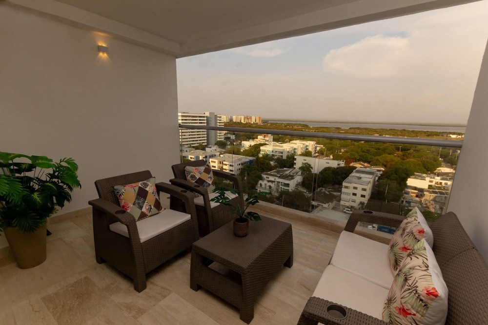 Condominio exclusivo nuevo frente al mar