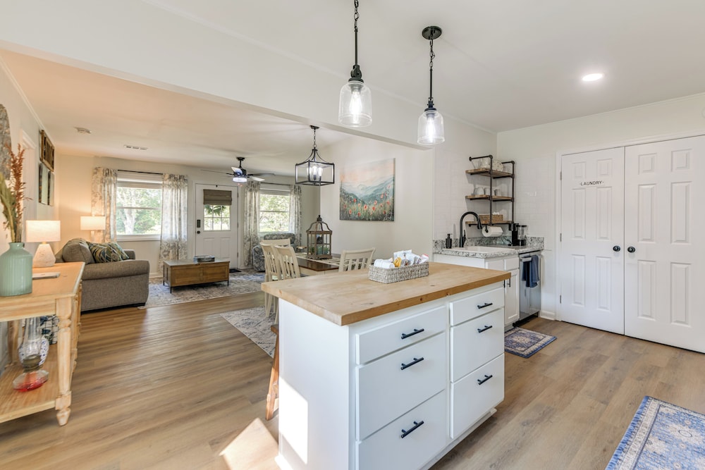 Walk to Dtwn Pine Mountain! 'evergreen Cottage'