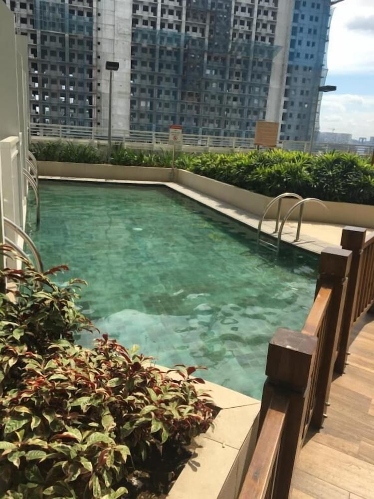 MaxStays Max View at Breeze Residences