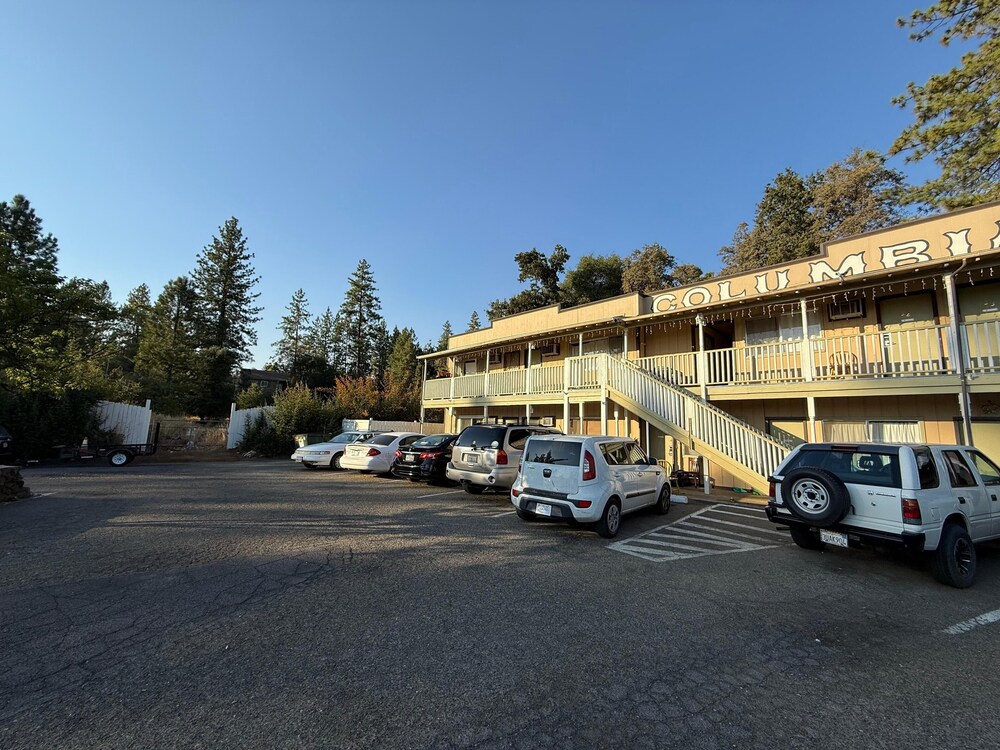 Columbia Inn Motel CA 49