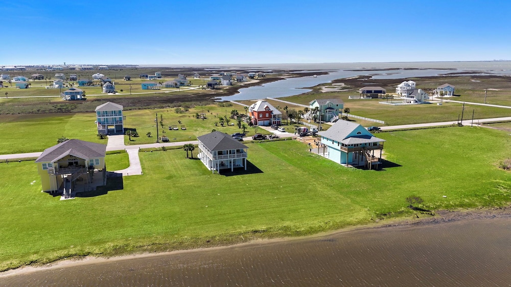 Pelican Perch by Ryson Vacation Rentals