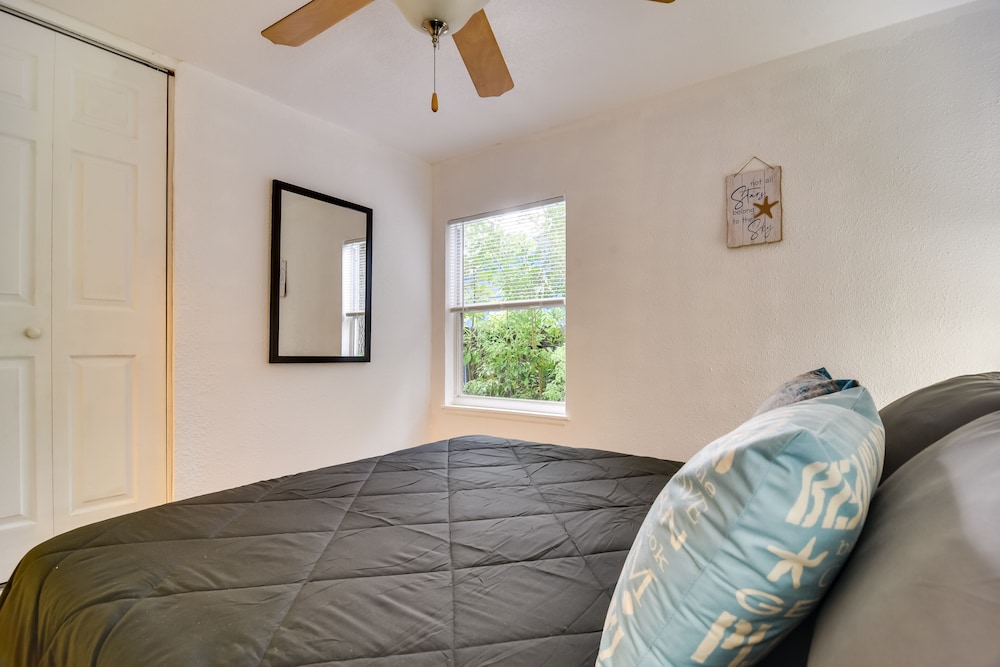Pet-friendly Gulfport Home: Walkable Location!