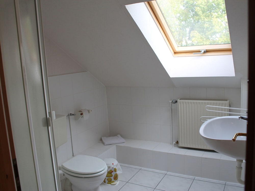 Spacious Apartment in Boddin With Garden