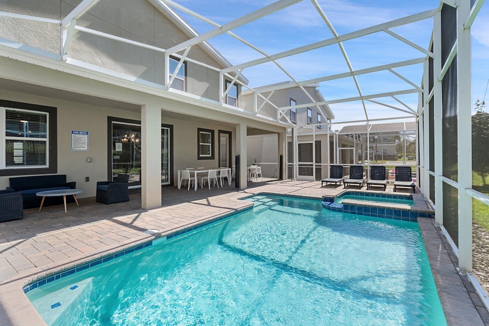 1194 Drop Lane