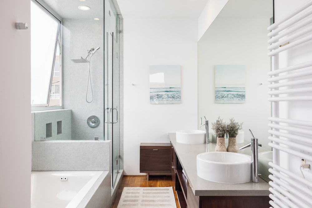Venice View by Avantstay Walk to Venice Beach Rooftop, Ice Bath, Luxe Design