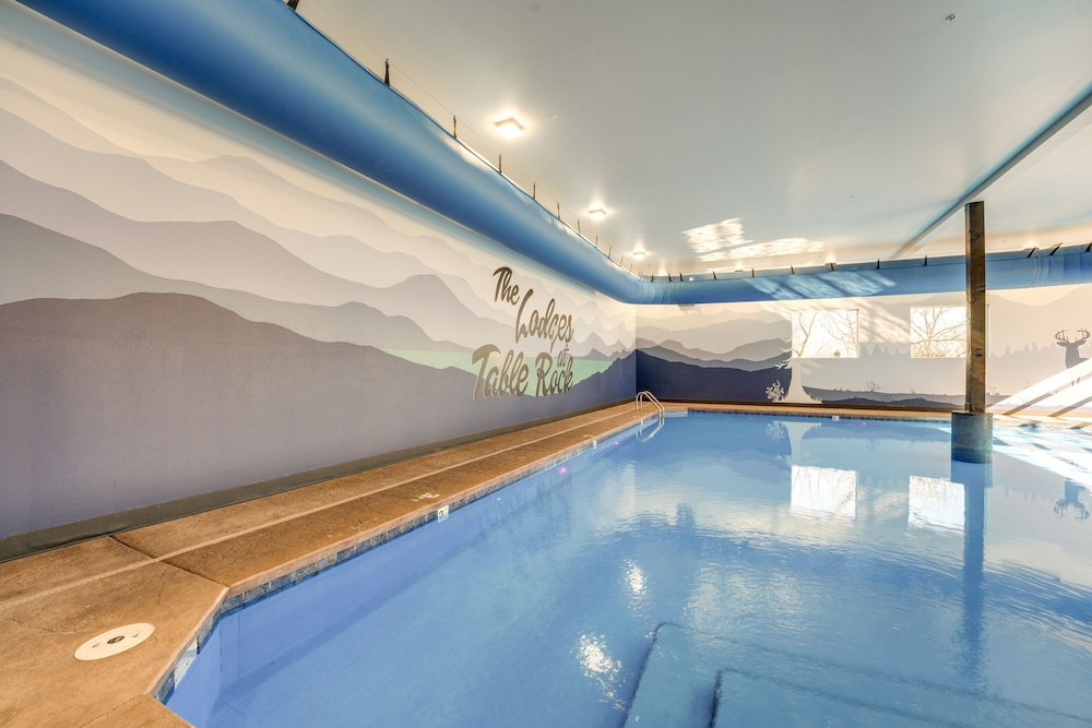 Families Welcome! Branson Resort-style Getaway view 2