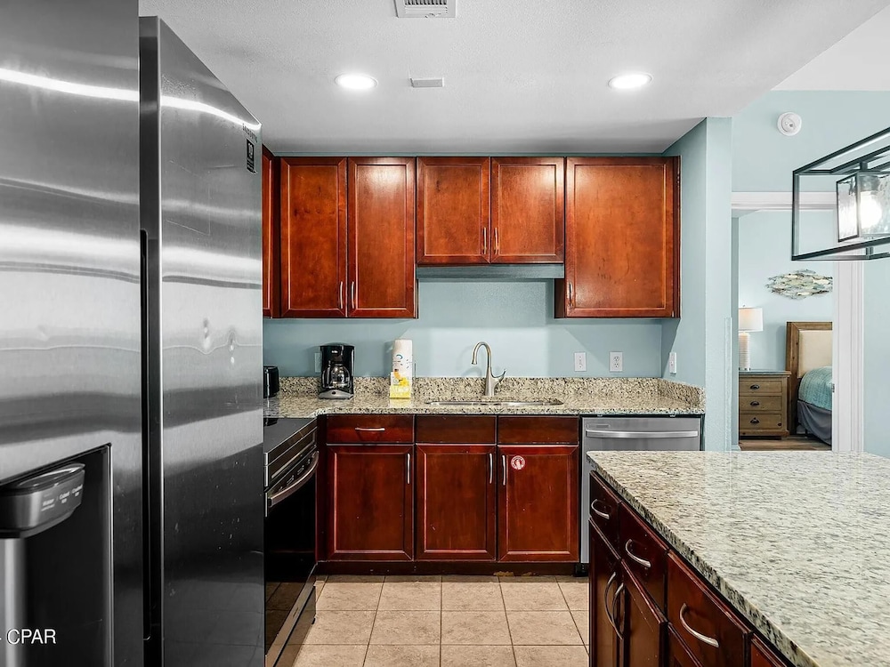 Laketown Wharf 1523