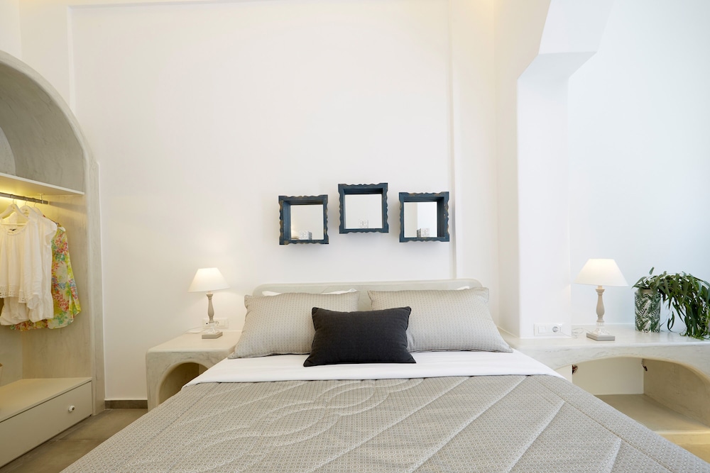 Amara Suites Santorini