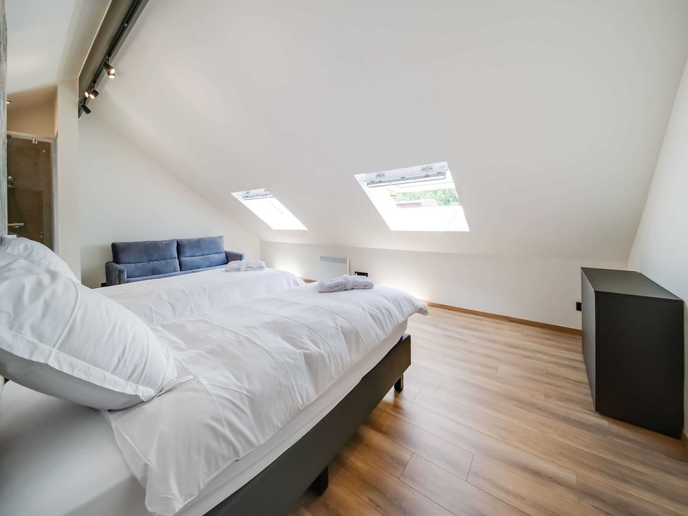 Comfort Near Historic Huy