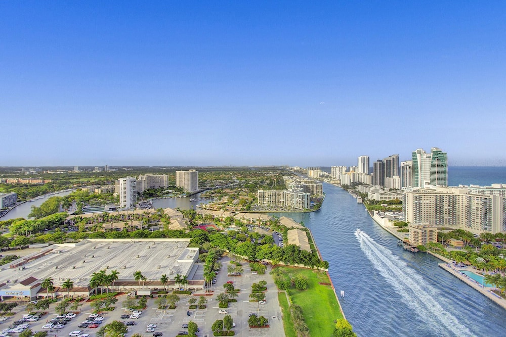 Amazing Penthouse at Beachwalk - Image 5