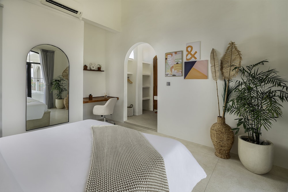Casa Amor by GORO