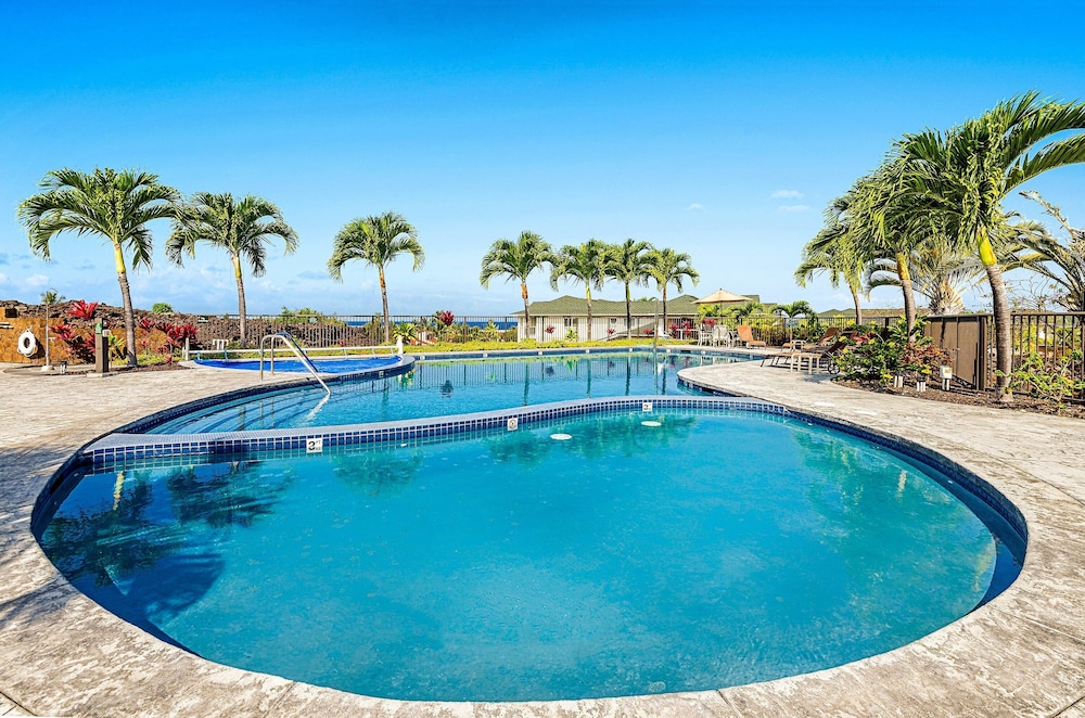 Ocean View - AC & Wifi - Walk to Beach & Shopping - Vrkcv