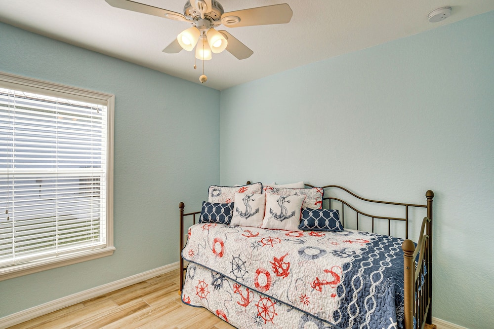 Port Charlotte Oasis w/ Boat Dock: Relax Poolside!