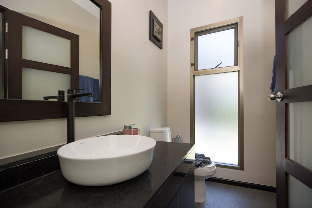 Live the Tropical Dream at Villa Mylico