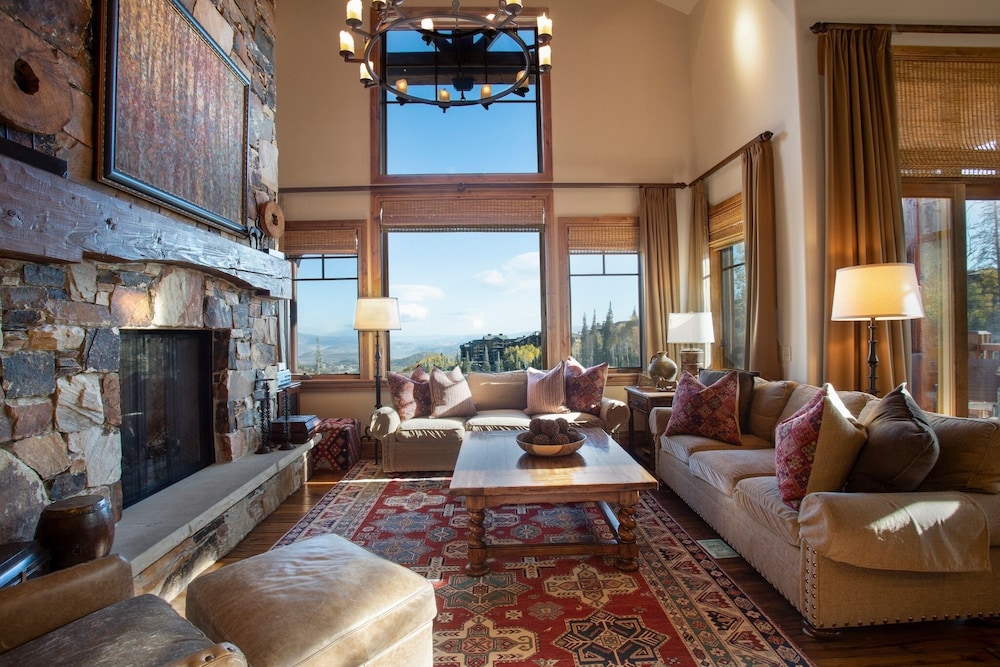 Grand Lodge - Penthouse #406 - Ski-in/out 5 Bedroom Condo