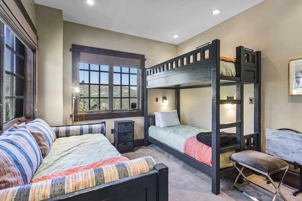 Arrowleaf Lodge at Deer Valley Resort - Three Bedroom Residence #315 3 Condo