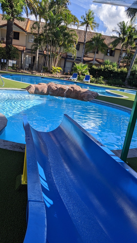 Mermaid Beach Vacations - Gold Coast Family Apartment - Property Image 2