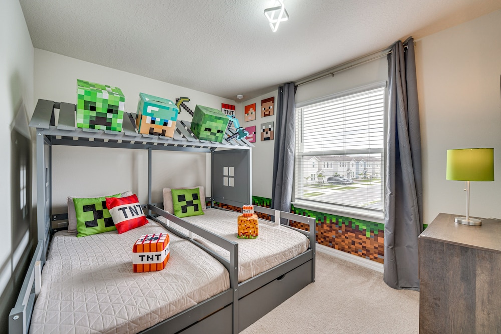 Spacious Group Getaway w/ Pool: By Disney Parks!