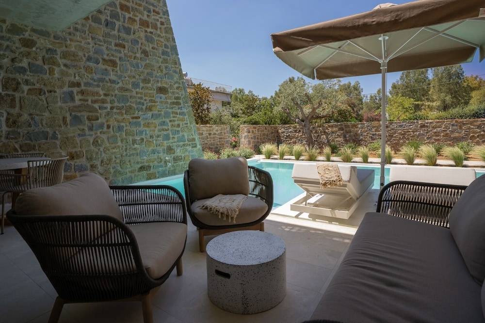 Gialova Hills 8
