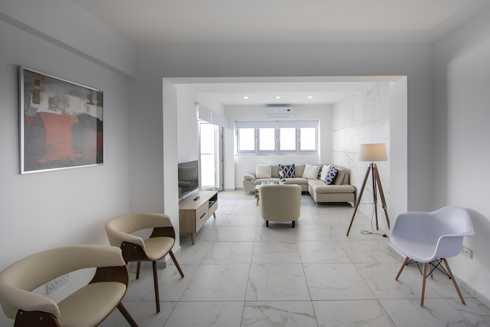 Larnaca Finikoudes Suite 405