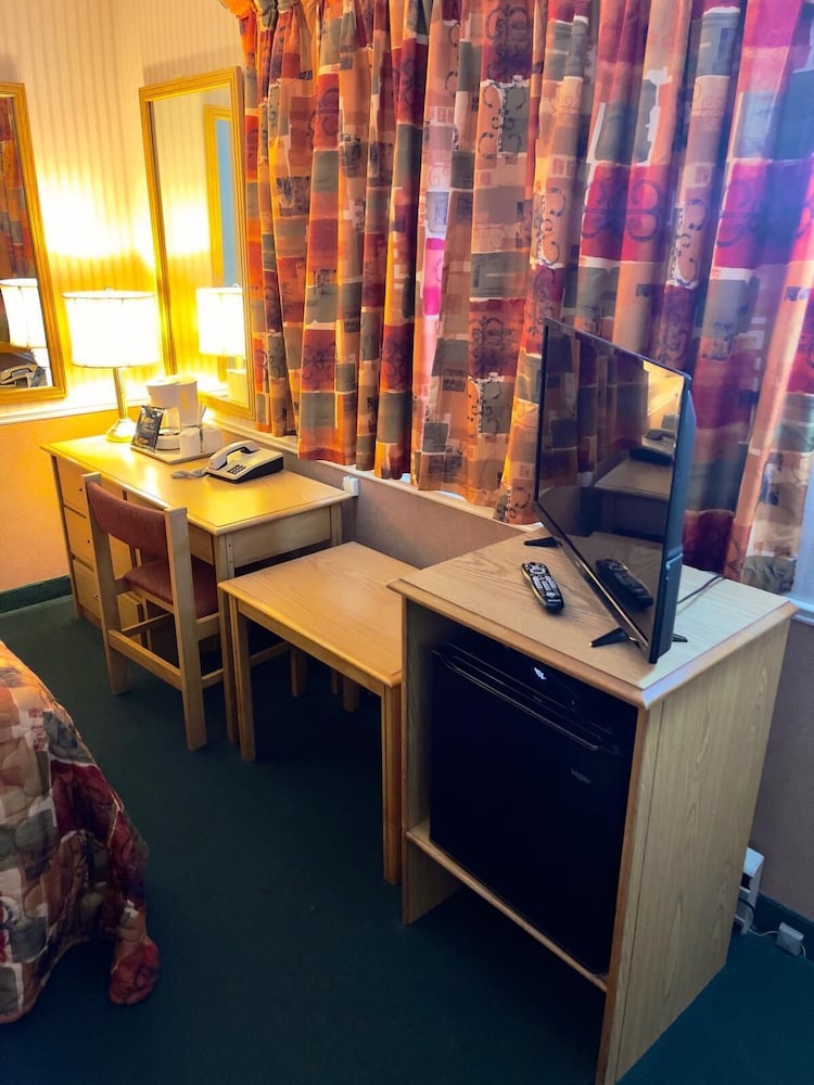 Adams Motel