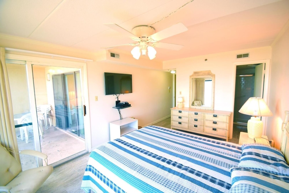 Marigot Beach 209 2 Bedroom Condo by RedAwning view 3