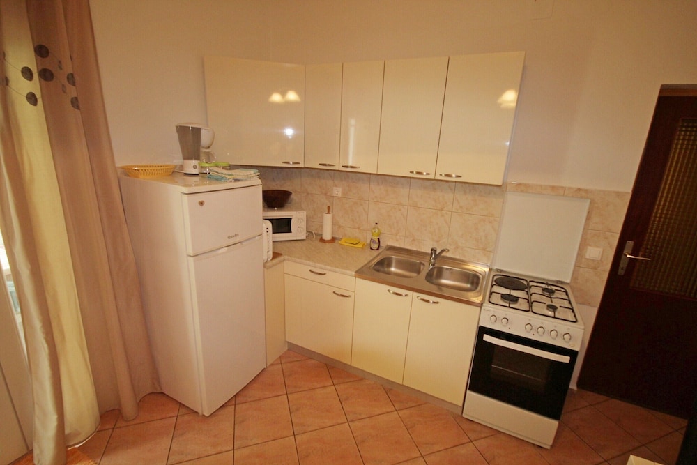 Cosy Apartment 5min to Beach Mirela Borik view 2