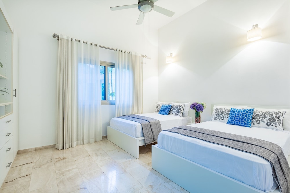 Villa Desiree 5BR Cocotal Luxury Villa Pool Maid