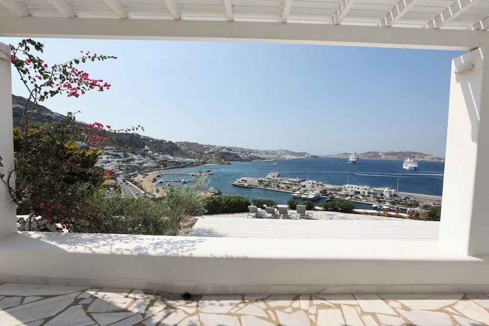 Adikri Villas & Suites