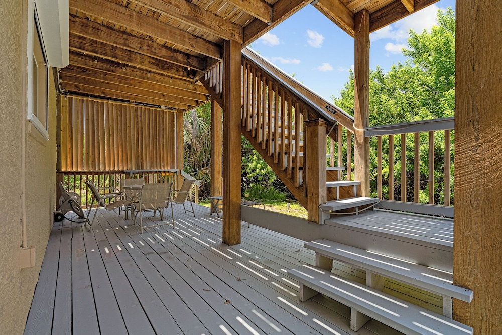 4BR Beach House Spacious Steps From Sand