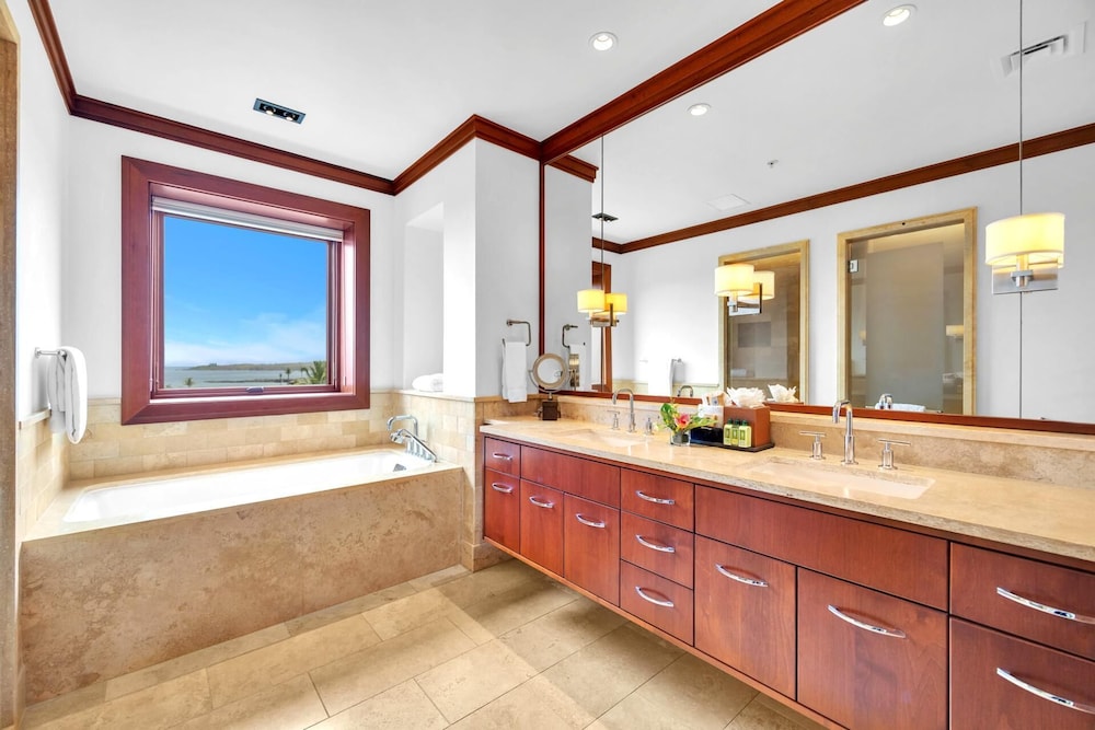 Montage Kapalua Bay 2 Free Rental Cars KBM Resorts Gorgeous Ocean Front 2 Units, 6 Bedrooms Ml-1577