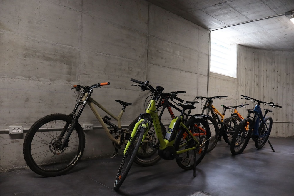Family Bike Residence