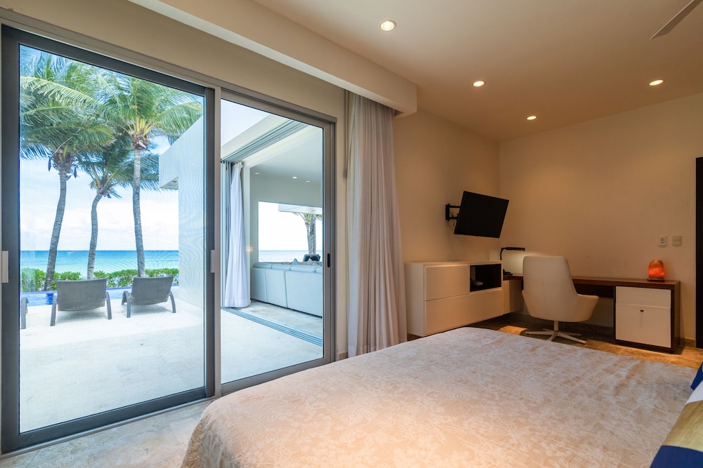 Beachfront Homes by Playa Paradise