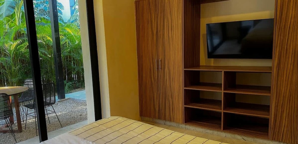 2 BR With Private Pool Spacious Green Areas by Waves Management