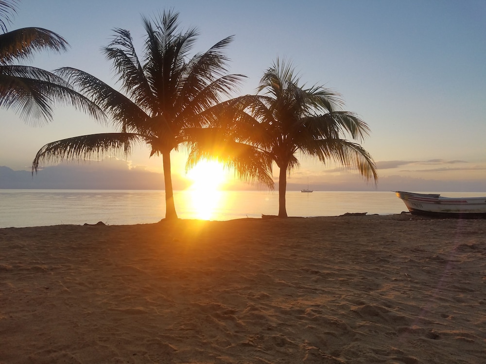 Belize Vacations - Pal's on the Beach - A Gold Standard Hotel - Property Image 54