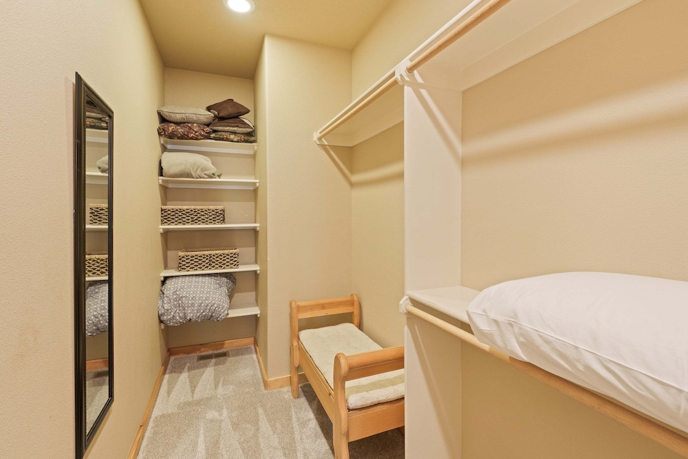 Poplar 16 5 Bedroom Home