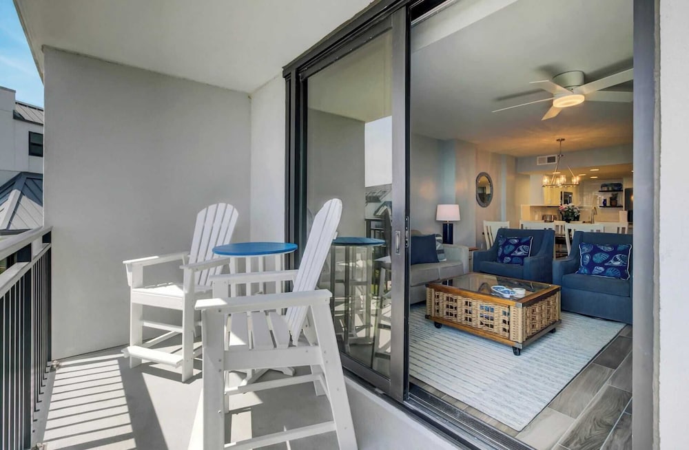 423 C Shipwatch by Avantstay Ocean Views Community Pool Close to Beach